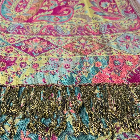 Scarves custom designed - Picture 2 of 11